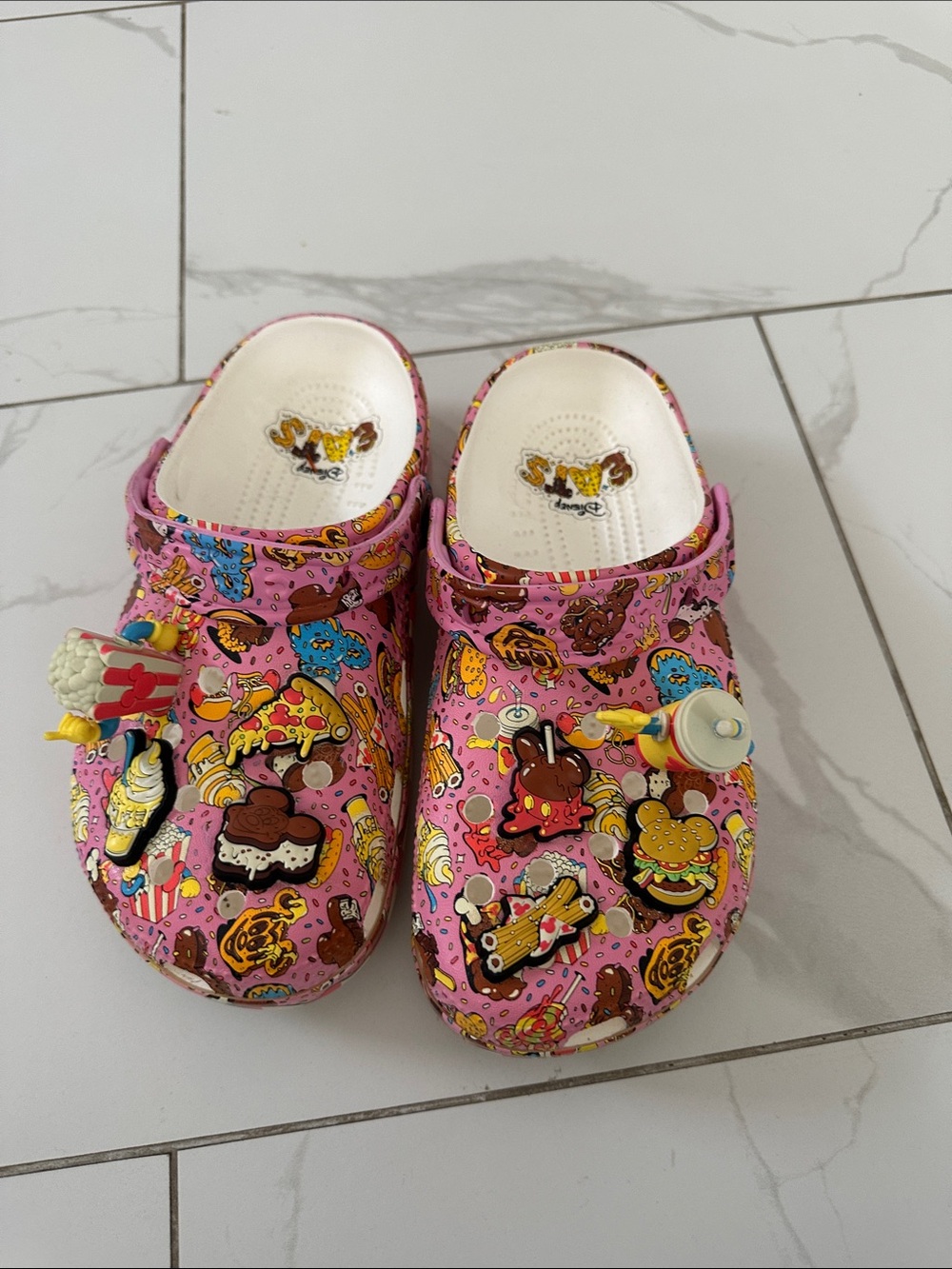 Disney parks “ Disney eats” crocs treats jibbitz M5 W 7